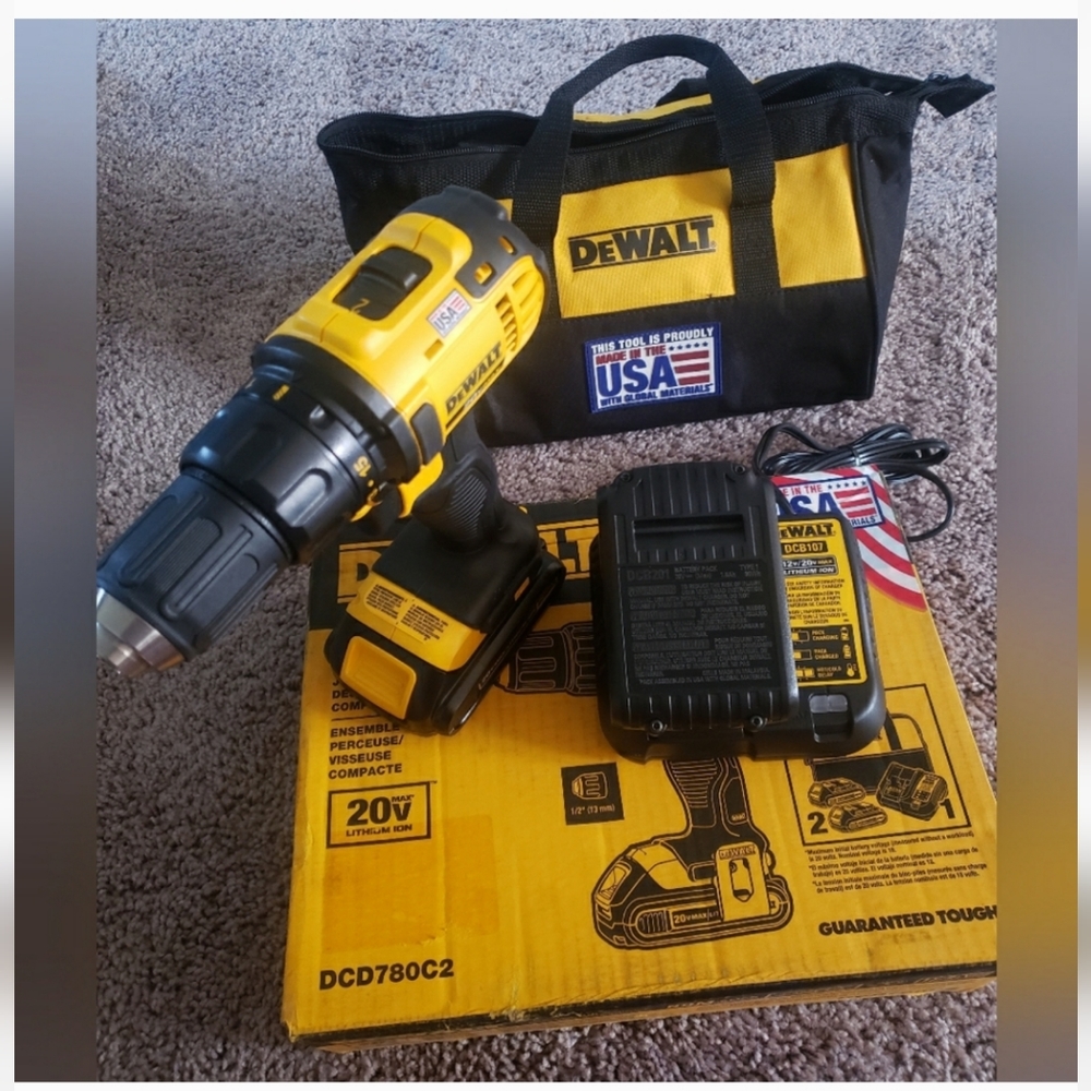 COPY - DeWALT compact drill/ driver kit *NEW*